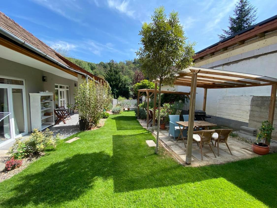 Bonne Vie - Apartman Zebegény